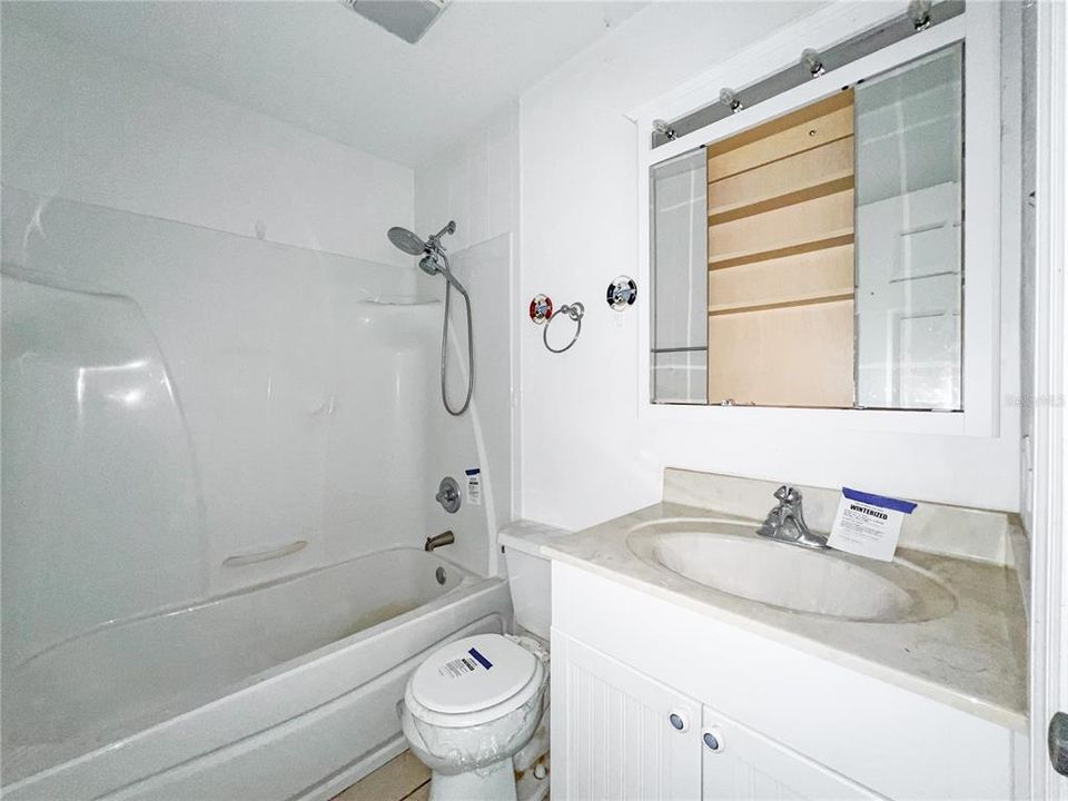 На продажу: $160,000 (3 спален, 2 ванн, 1373 Квадратных фут)