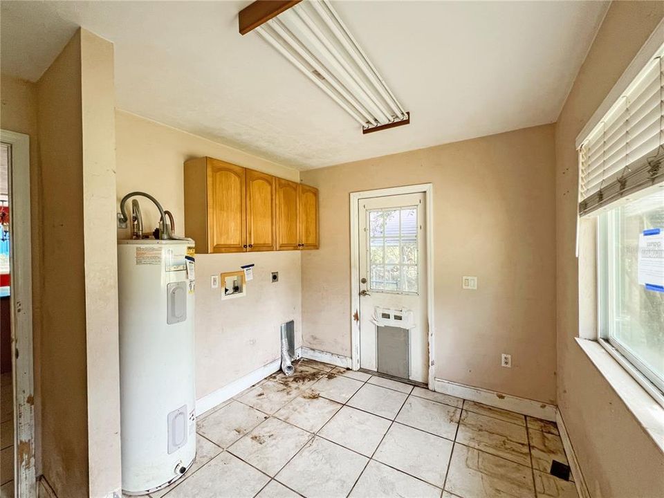 На продажу: $160,000 (3 спален, 2 ванн, 1373 Квадратных фут)