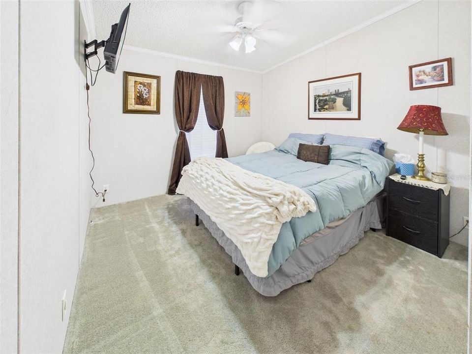 待售: $375,000 (3 贝兹, 2 浴室, 2349 平方英尺)