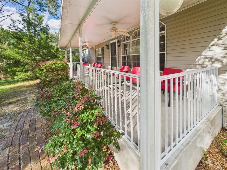 待售: $375,000 (3 贝兹, 2 浴室, 2349 平方英尺)