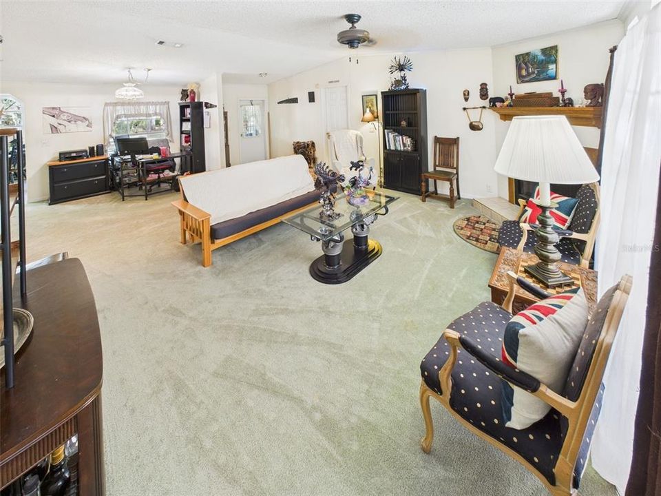 待售: $375,000 (3 贝兹, 2 浴室, 2349 平方英尺)