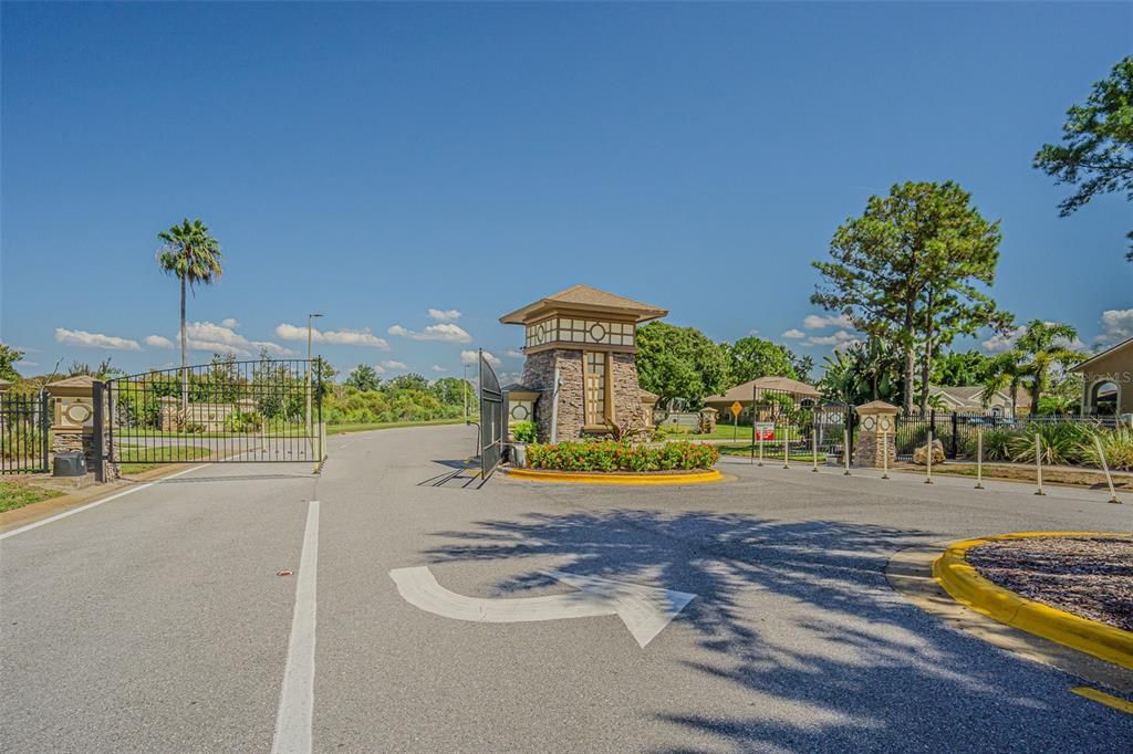 合同活跃: $474,999 (3 贝兹, 2 浴室, 1998 平方英尺)