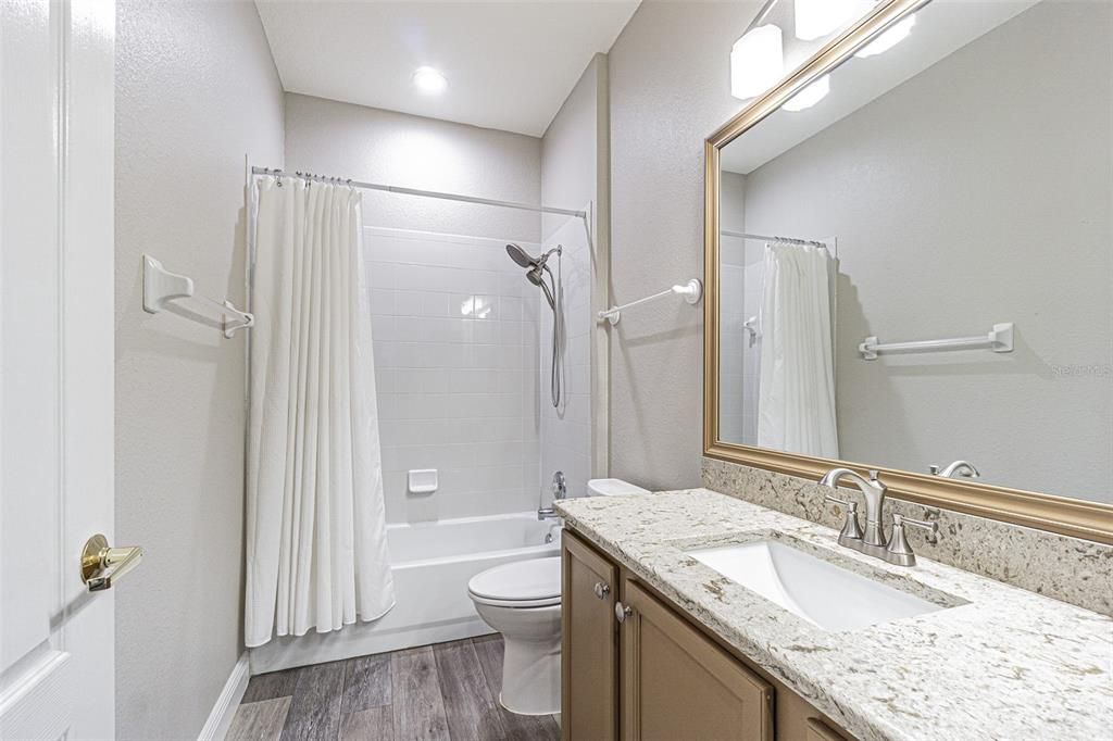 合同活跃: $474,999 (3 贝兹, 2 浴室, 1998 平方英尺)