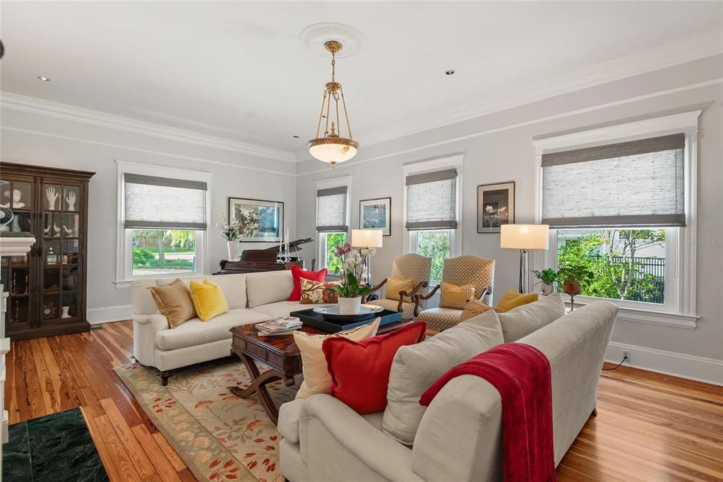 En Venta: $3,100,000 (5 camas, 4 baños, 3847 Pies cuadrados)