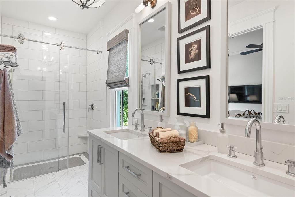 En Venta: $3,100,000 (5 camas, 4 baños, 3847 Pies cuadrados)