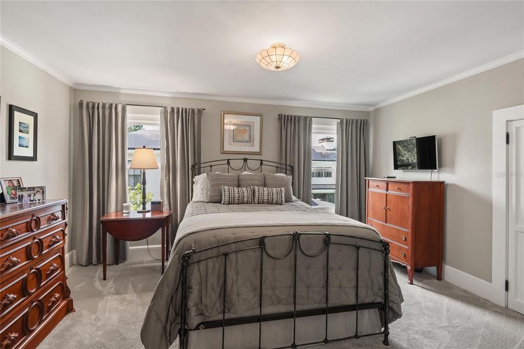 En Venta: $3,100,000 (5 camas, 4 baños, 3847 Pies cuadrados)