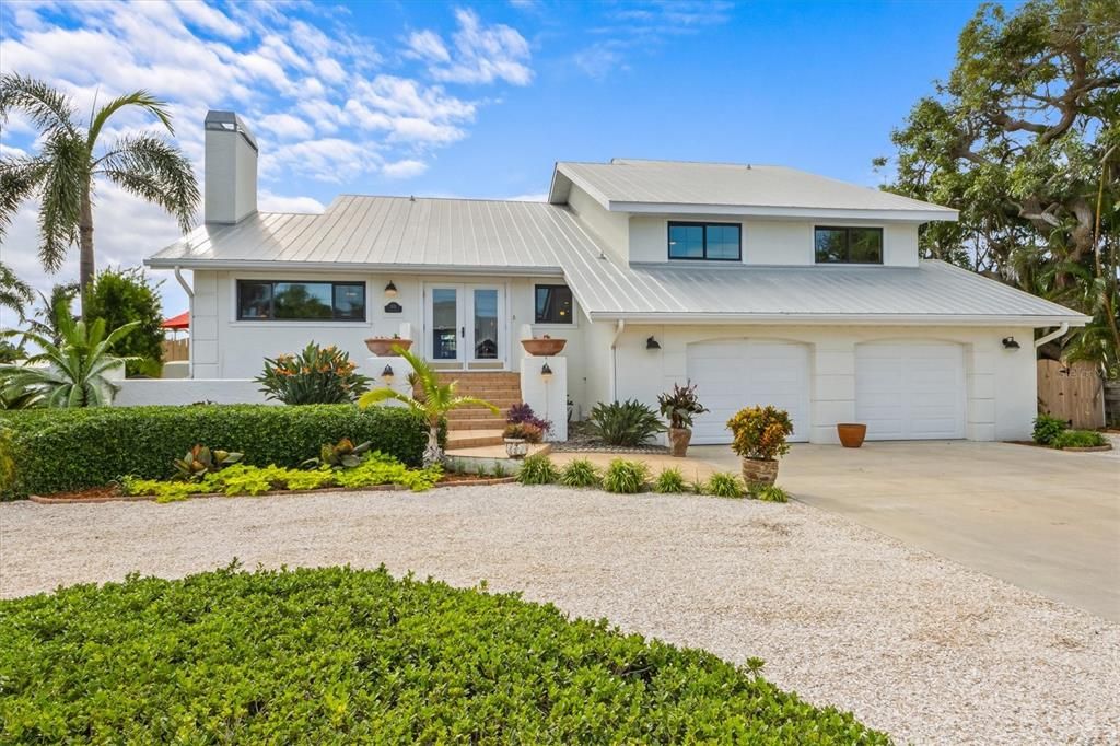 For Sale: $2,800,000 (5 beds, 3 baths, 3778 Square Feet)