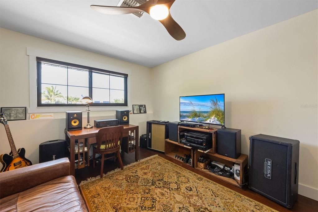 For Sale: $2,800,000 (5 beds, 3 baths, 3778 Square Feet)