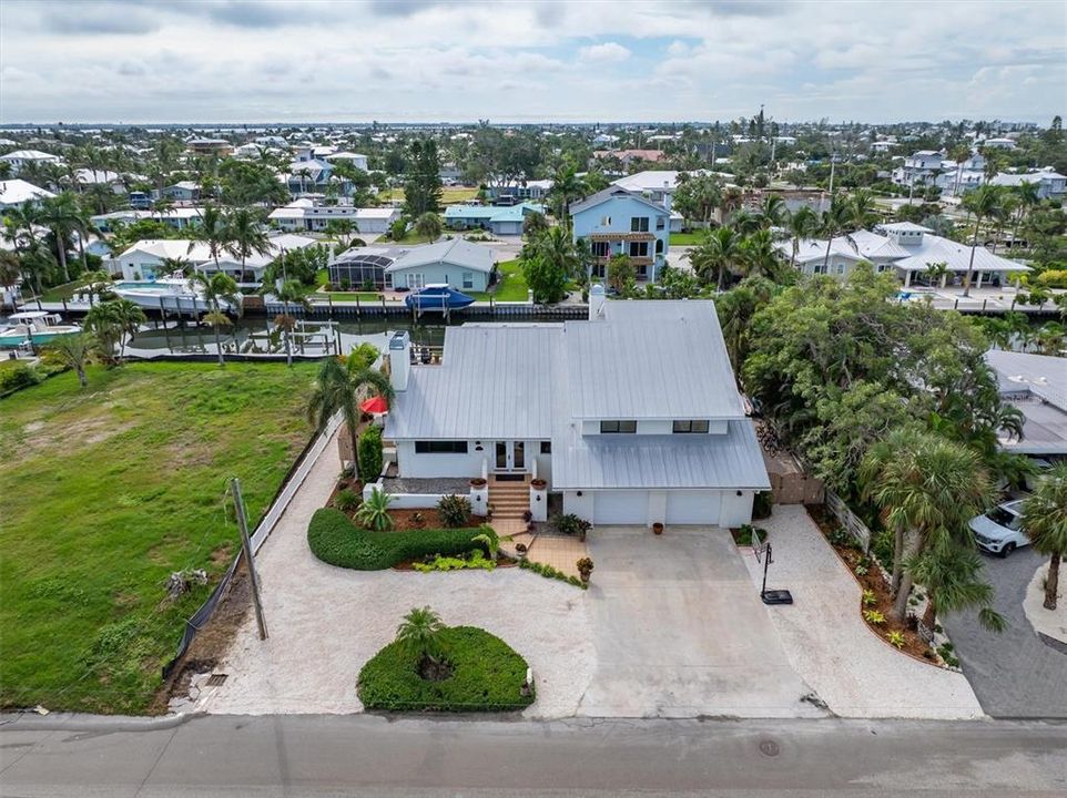 For Sale: $2,800,000 (5 beds, 3 baths, 3778 Square Feet)
