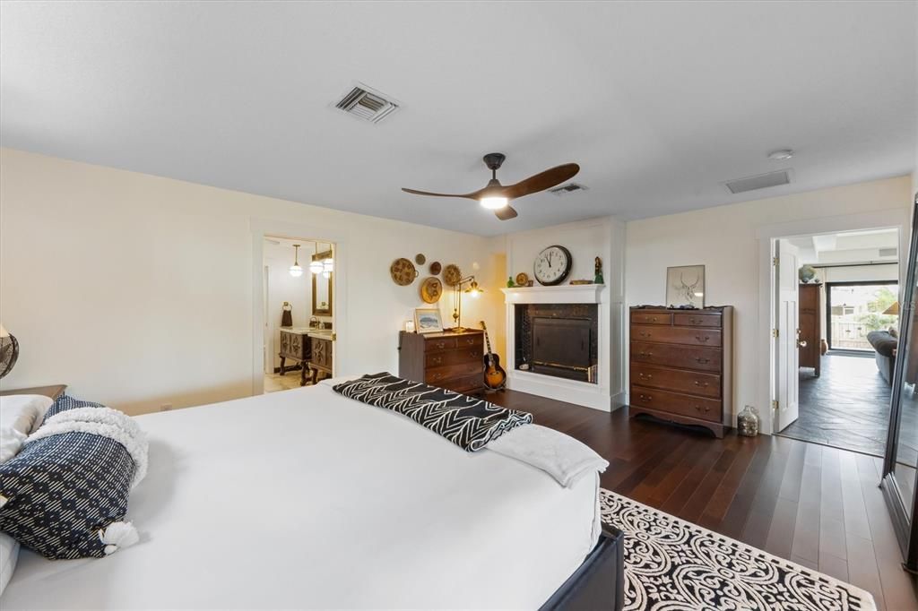 For Sale: $2,800,000 (5 beds, 3 baths, 3778 Square Feet)