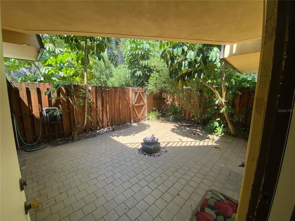 For Rent: $2,650 (2 beds, 2 baths, 1328 Square Feet)