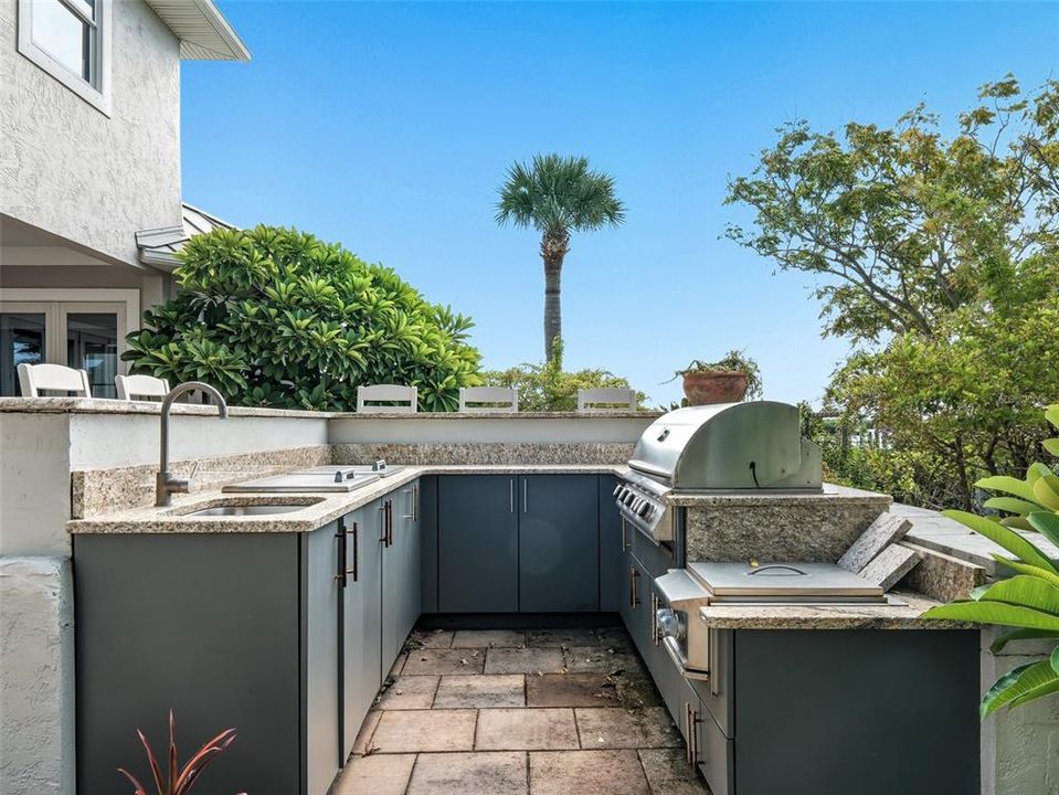 En Venta: $2,375,000 (4 camas, 3 baños, 4355 Pies cuadrados)