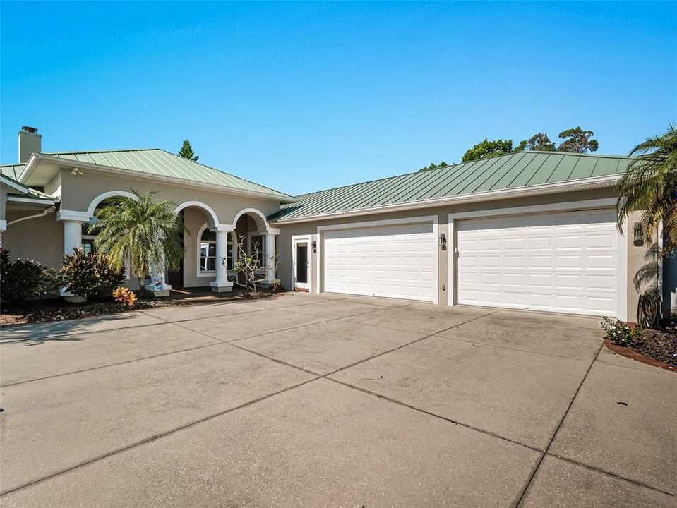 En Venta: $2,375,000 (4 camas, 3 baños, 4355 Pies cuadrados)