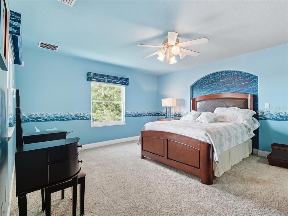 En Venta: $2,375,000 (4 camas, 3 baños, 4355 Pies cuadrados)