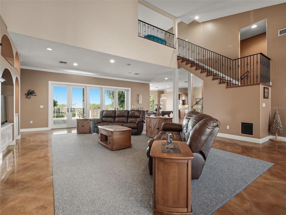 En Venta: $2,375,000 (4 camas, 3 baños, 4355 Pies cuadrados)