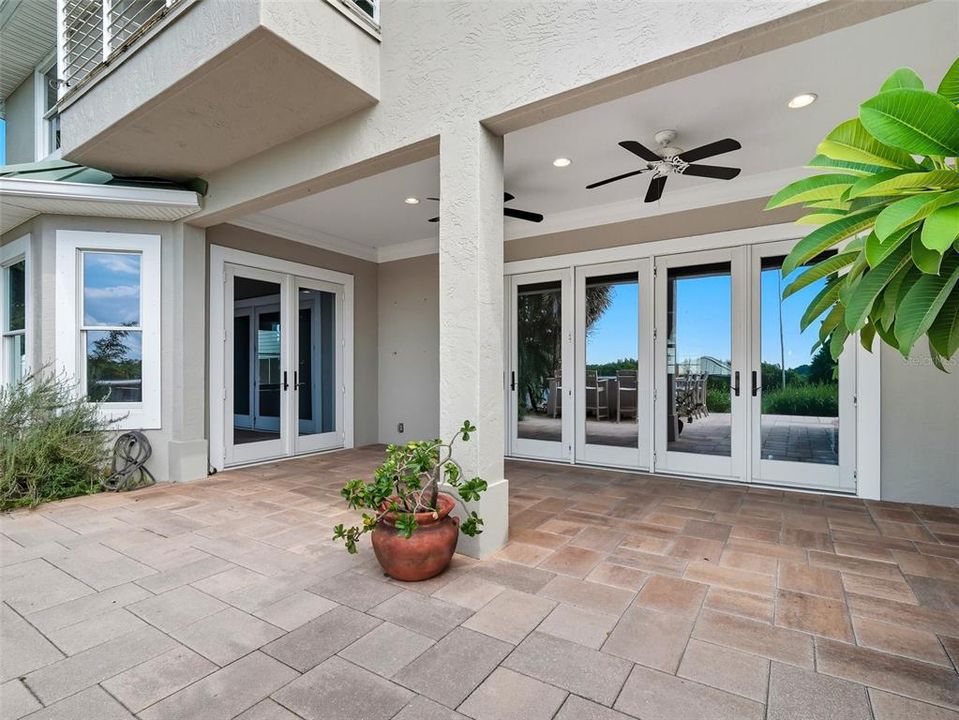 En Venta: $2,375,000 (4 camas, 3 baños, 4355 Pies cuadrados)