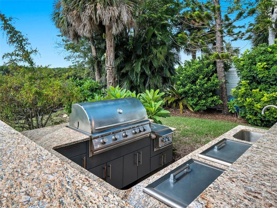 En Venta: $2,375,000 (4 camas, 3 baños, 4355 Pies cuadrados)