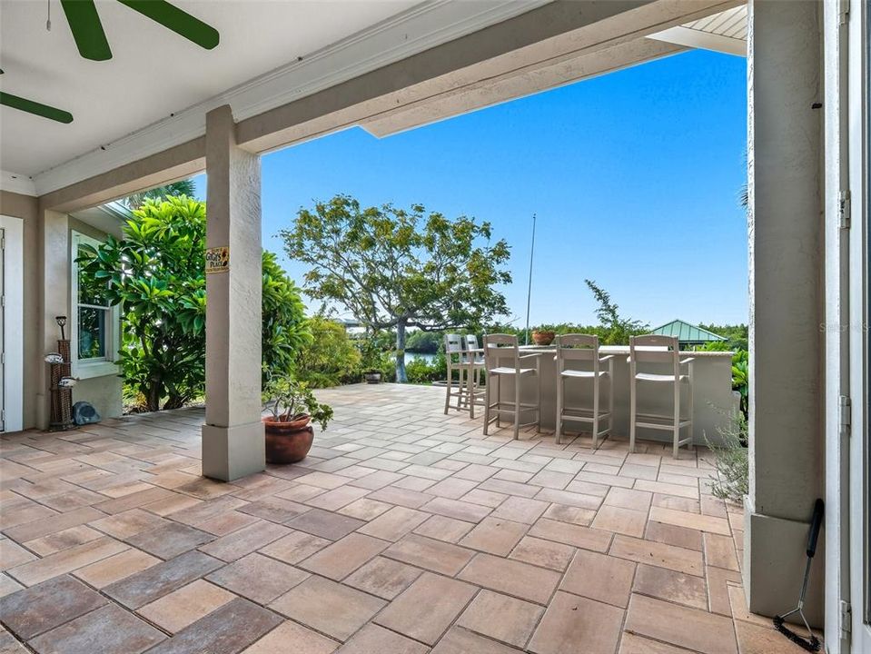 En Venta: $2,375,000 (4 camas, 3 baños, 4355 Pies cuadrados)