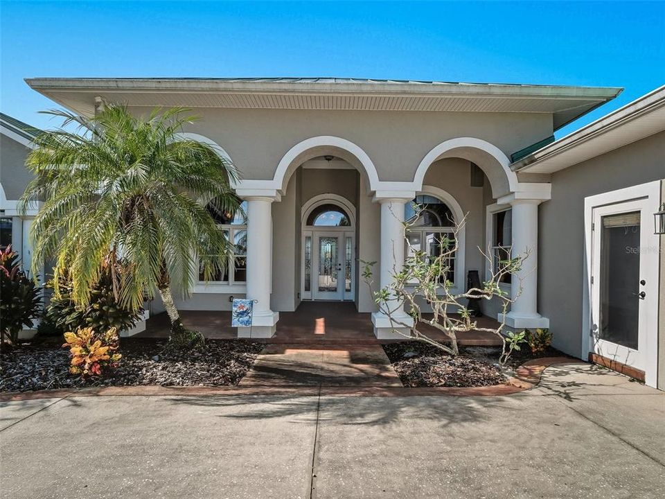 En Venta: $2,375,000 (4 camas, 3 baños, 4355 Pies cuadrados)