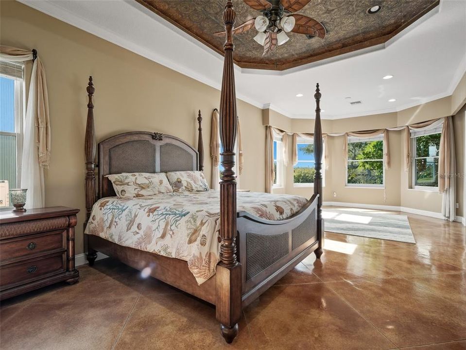 En Venta: $2,375,000 (4 camas, 3 baños, 4355 Pies cuadrados)