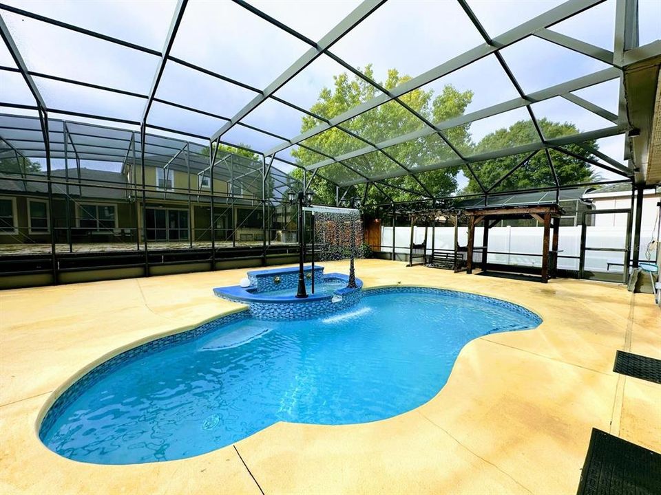 En Venta: $950,000 (6 camas, 4 baños, 4767 Pies cuadrados)