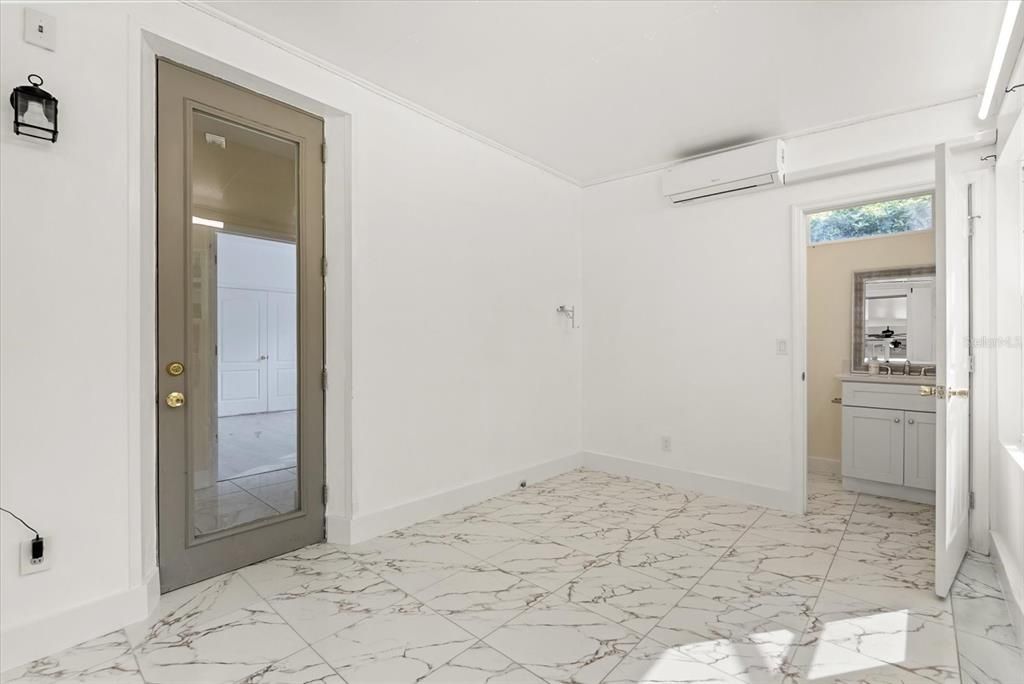 En Venta: $950,000 (6 camas, 4 baños, 4767 Pies cuadrados)