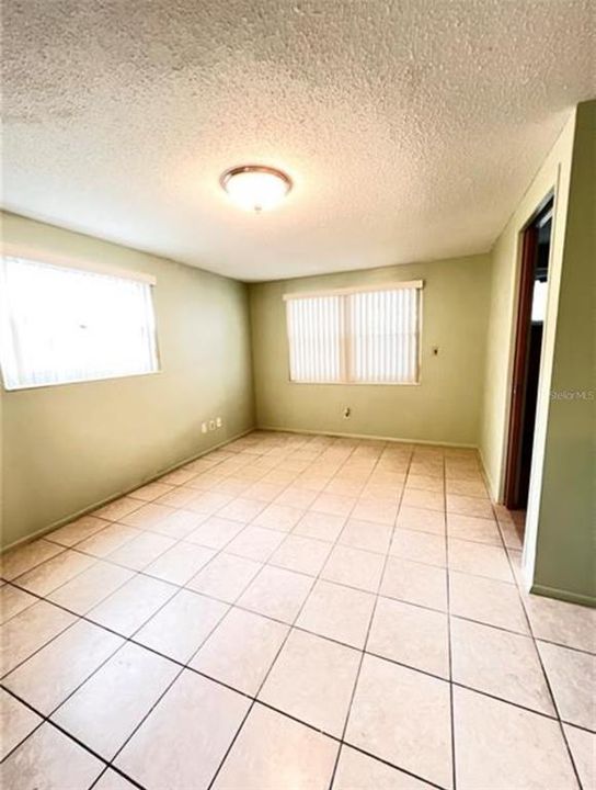 For Rent: $2,075 (3 beds, 2 baths, 1594 Square Feet)