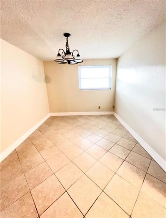 For Rent: $2,075 (3 beds, 2 baths, 1594 Square Feet)