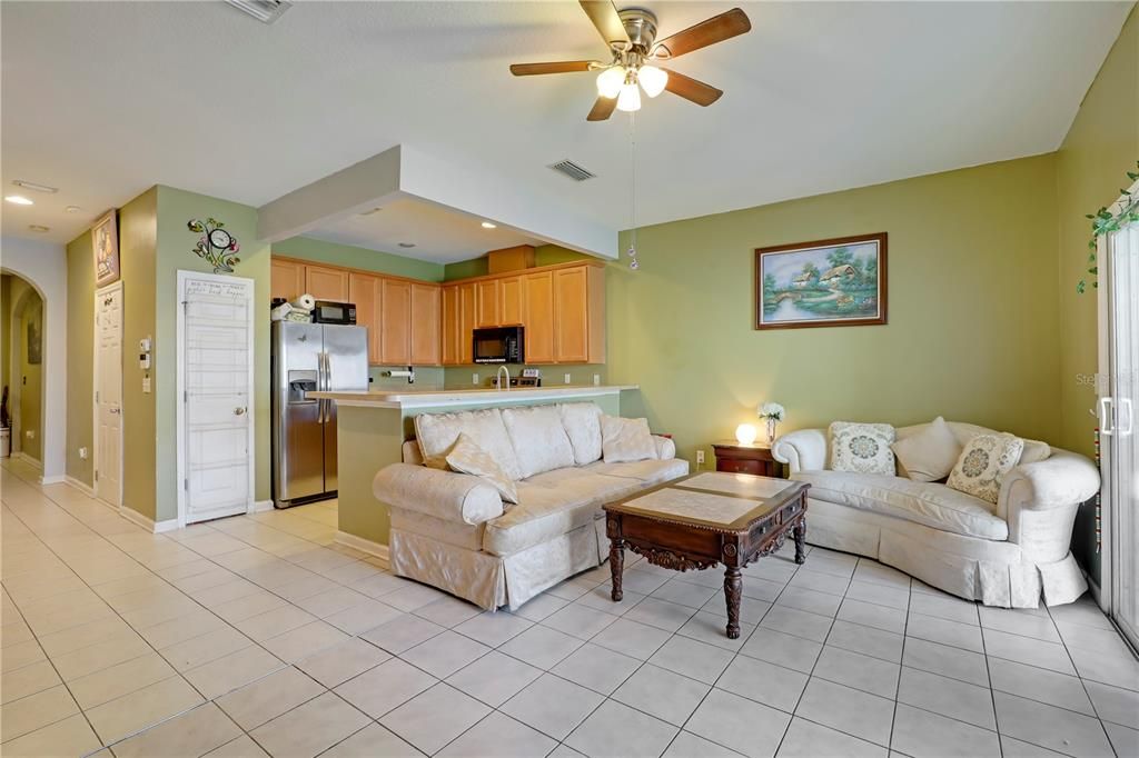 待售: $209,000 (3 贝兹, 2 浴室, 1440 平方英尺)