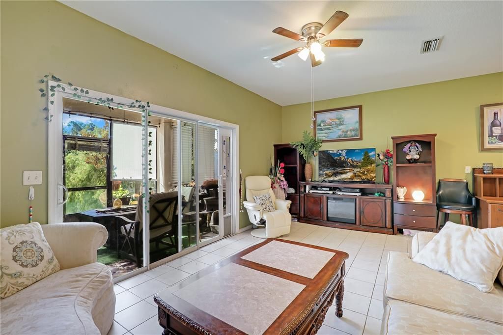 待售: $209,000 (3 贝兹, 2 浴室, 1440 平方英尺)