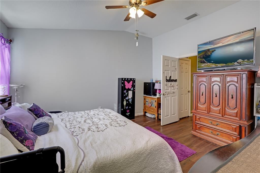 待售: $209,000 (3 贝兹, 2 浴室, 1440 平方英尺)