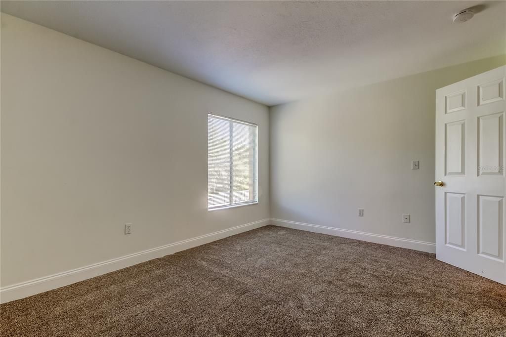 合同活跃: $178,000 (3 贝兹, 2 浴室, 1440 平方英尺)