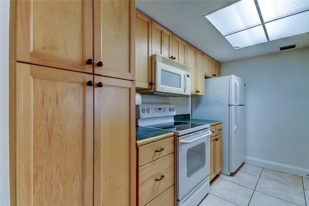 合同活跃: $178,000 (3 贝兹, 2 浴室, 1440 平方英尺)