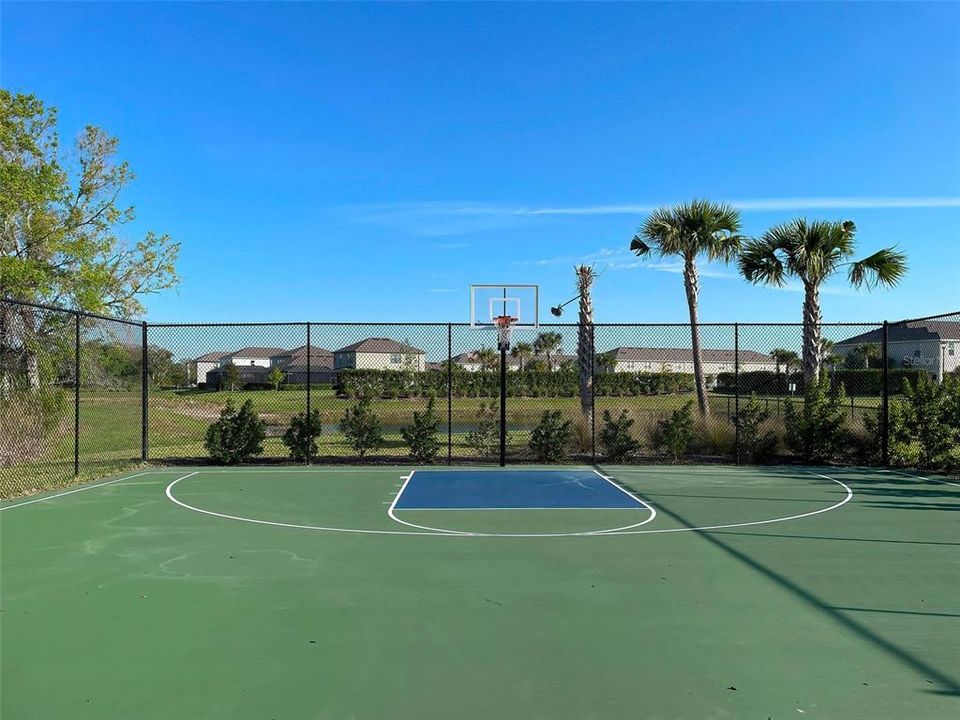 На продажу: $355,000 (3 спален, 2 ванн, 1555 Квадратных фут)