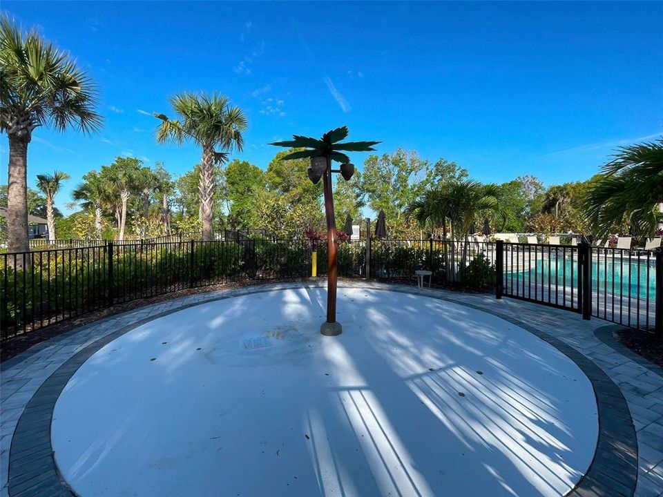 На продажу: $355,000 (3 спален, 2 ванн, 1555 Квадратных фут)