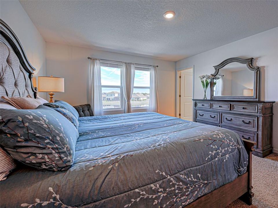 На продажу: $355,000 (3 спален, 2 ванн, 1555 Квадратных фут)