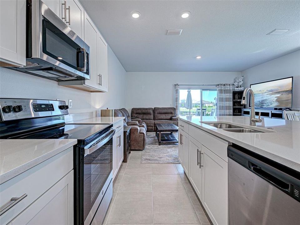 На продажу: $355,000 (3 спален, 2 ванн, 1555 Квадратных фут)