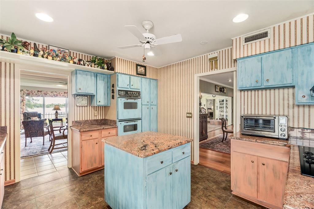 For Sale: $1,650,000 (4 beds, 3 baths, 3785 Square Feet)