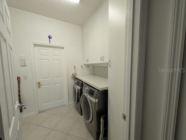 Под контрактом: $710,000 (4 спален, 3 ванн, 2674 Квадратных фут)