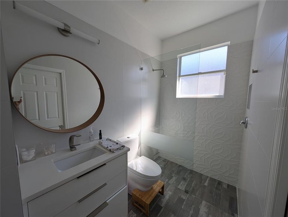 Под контрактом: $710,000 (4 спален, 3 ванн, 2674 Квадратных фут)