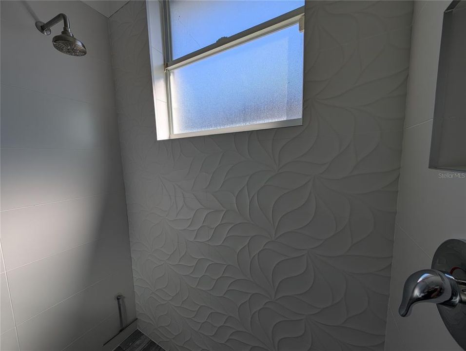 Под контрактом: $710,000 (4 спален, 3 ванн, 2674 Квадратных фут)