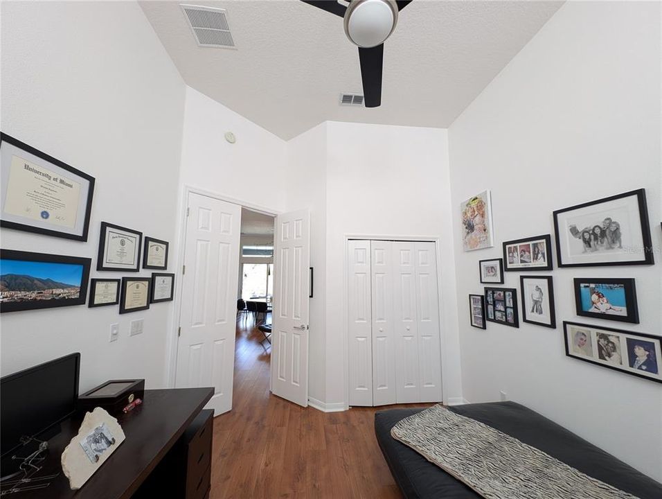 Под контрактом: $710,000 (4 спален, 3 ванн, 2674 Квадратных фут)