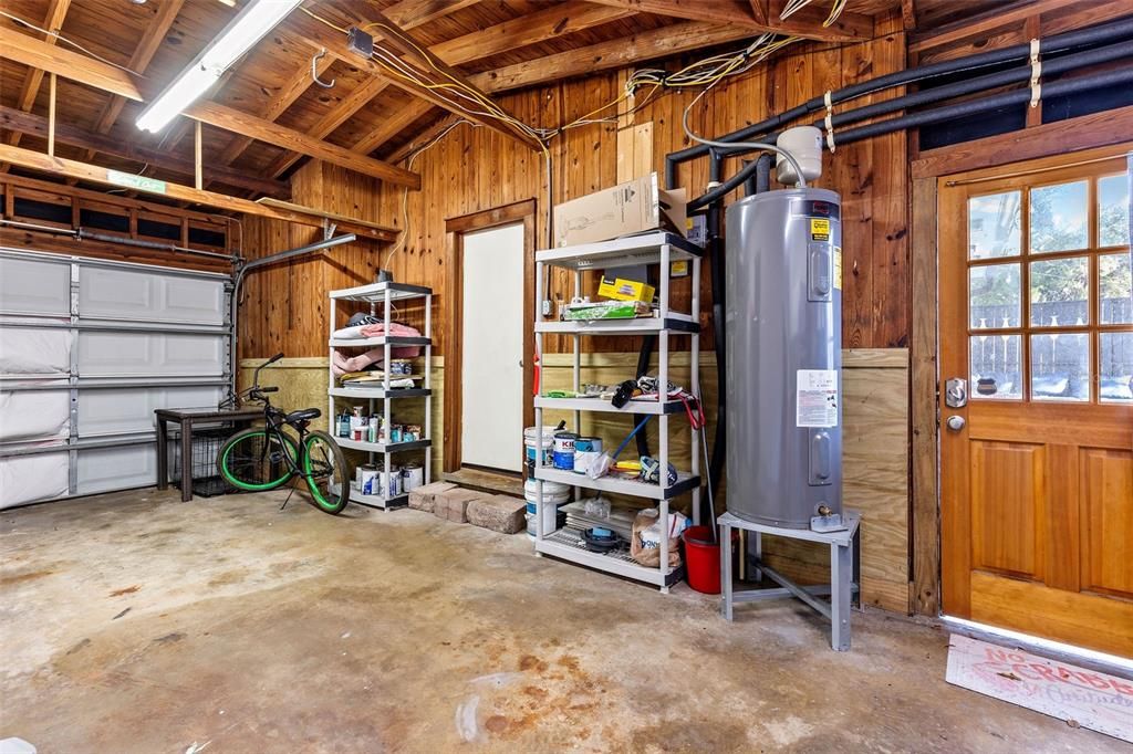 待售: $440,000 (2 贝兹, 1 浴室, 729 平方英尺)