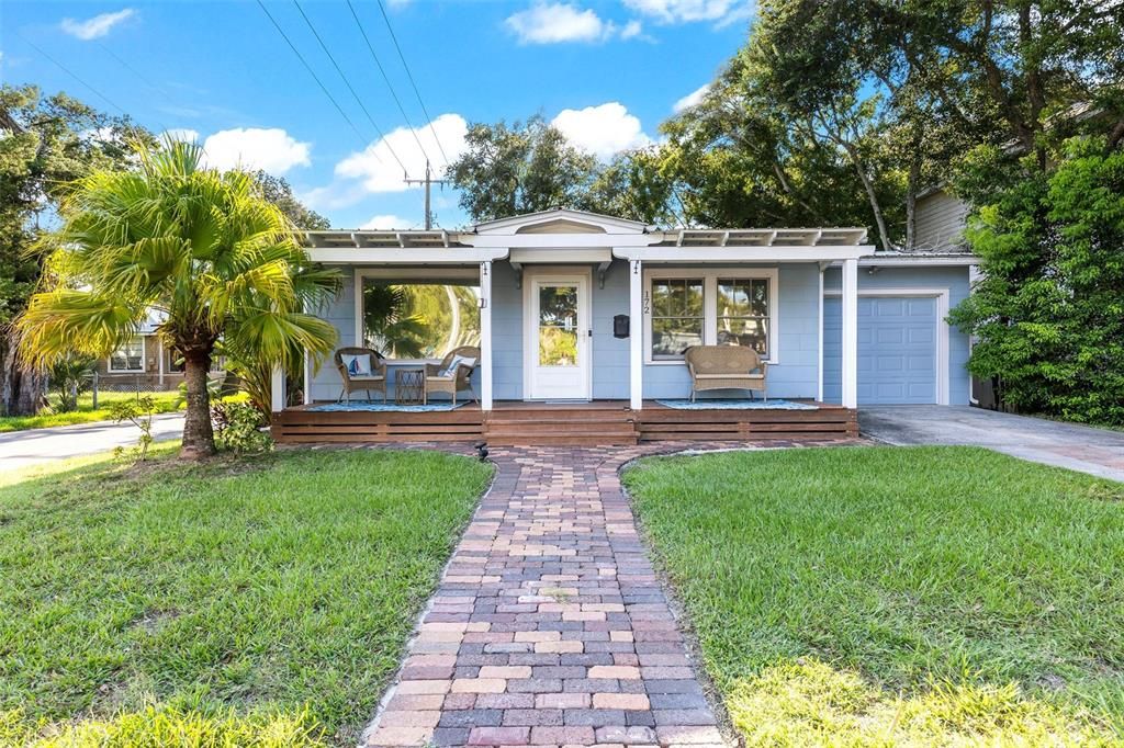 待售: $440,000 (2 贝兹, 1 浴室, 729 平方英尺)