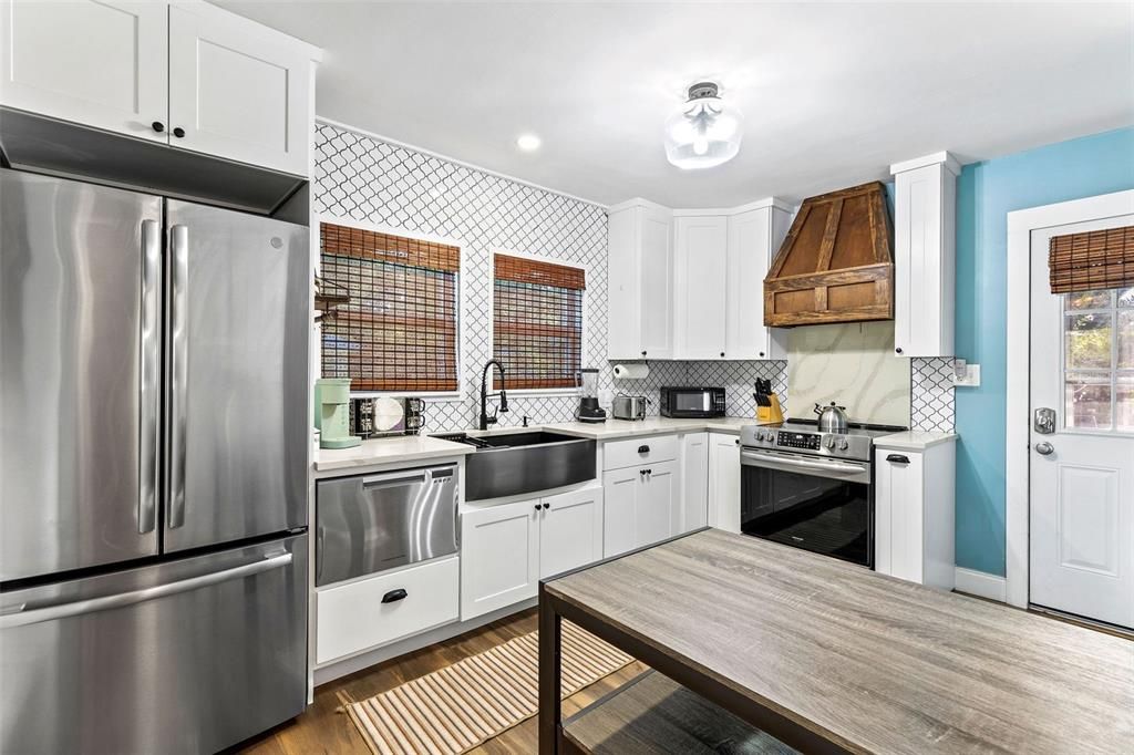 待售: $440,000 (2 贝兹, 1 浴室, 729 平方英尺)