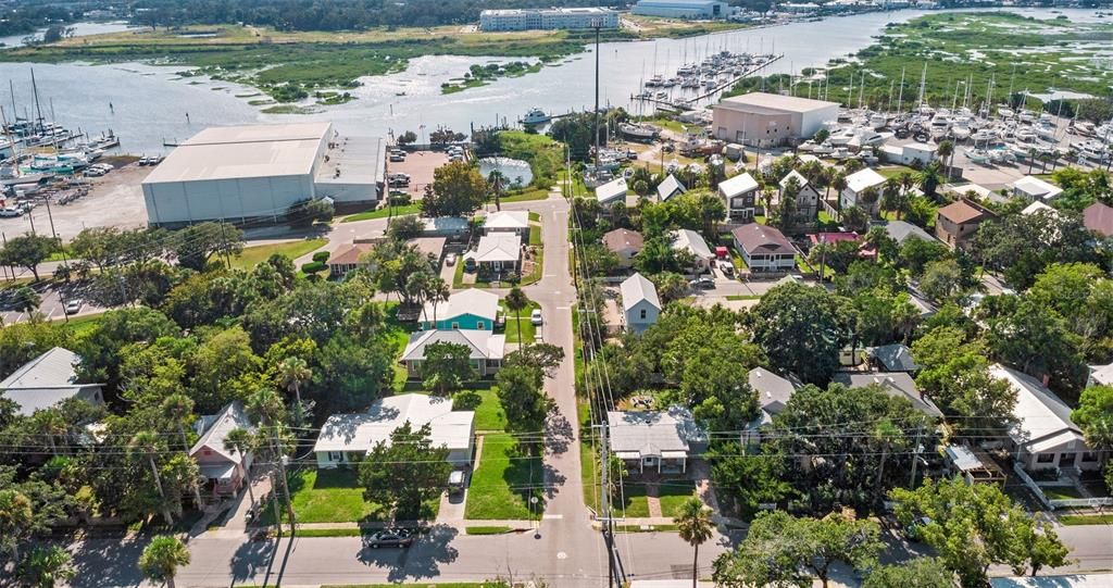 待售: $440,000 (2 贝兹, 1 浴室, 729 平方英尺)