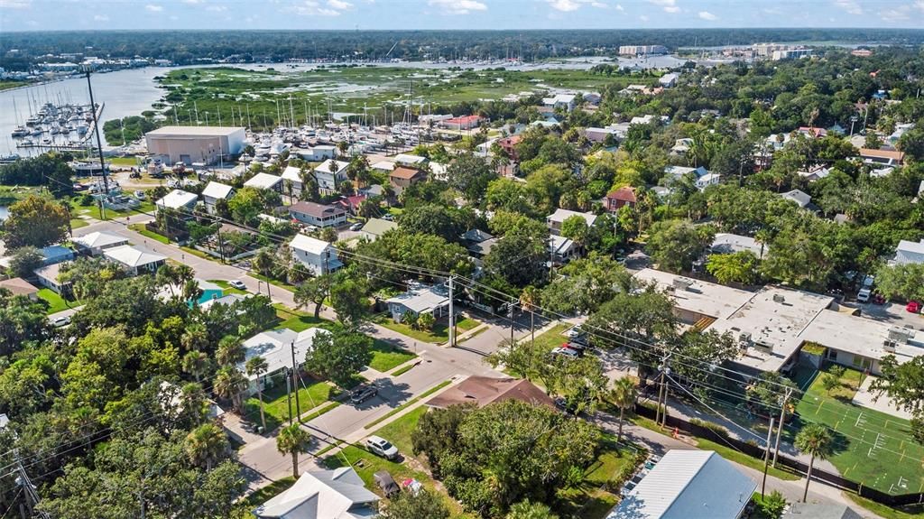 待售: $440,000 (2 贝兹, 1 浴室, 729 平方英尺)