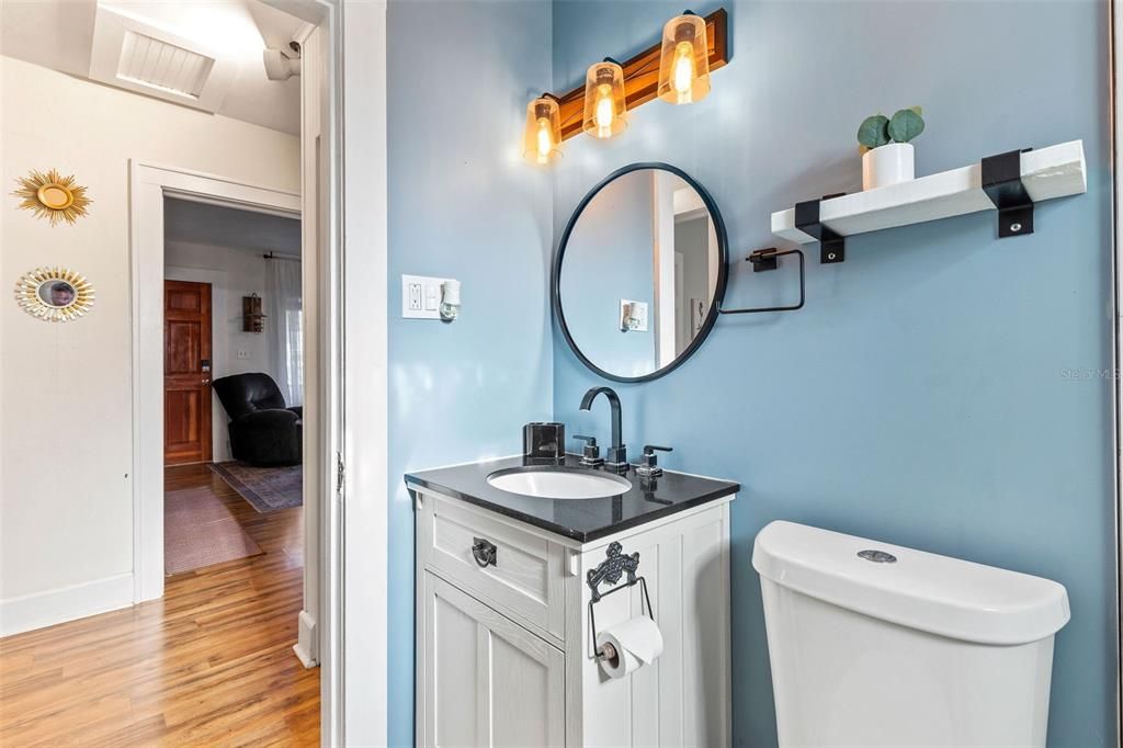 待售: $440,000 (2 贝兹, 1 浴室, 729 平方英尺)