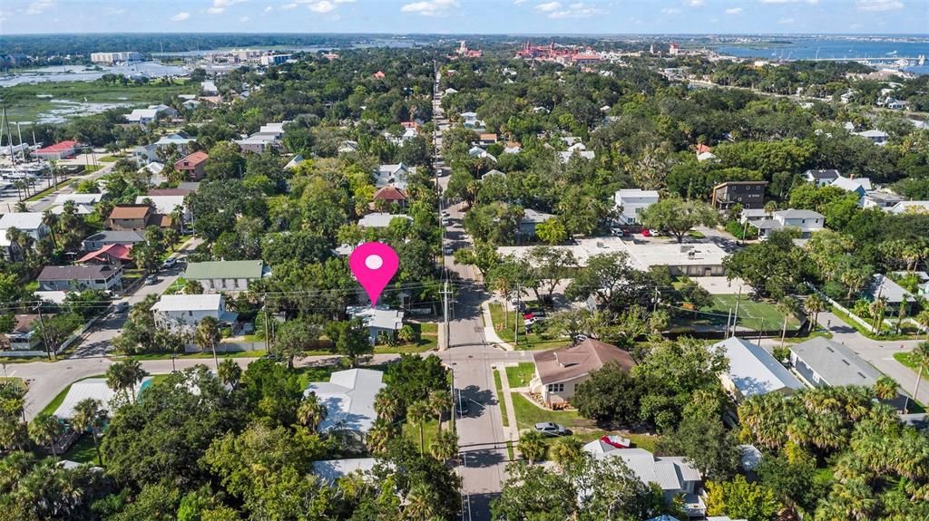 待售: $440,000 (2 贝兹, 1 浴室, 729 平方英尺)