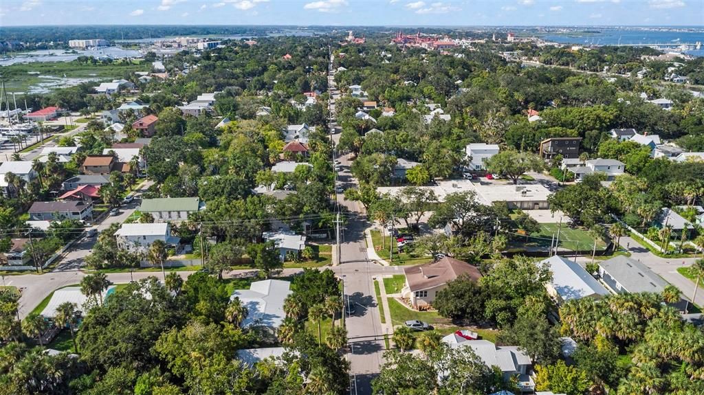 待售: $440,000 (2 贝兹, 1 浴室, 729 平方英尺)